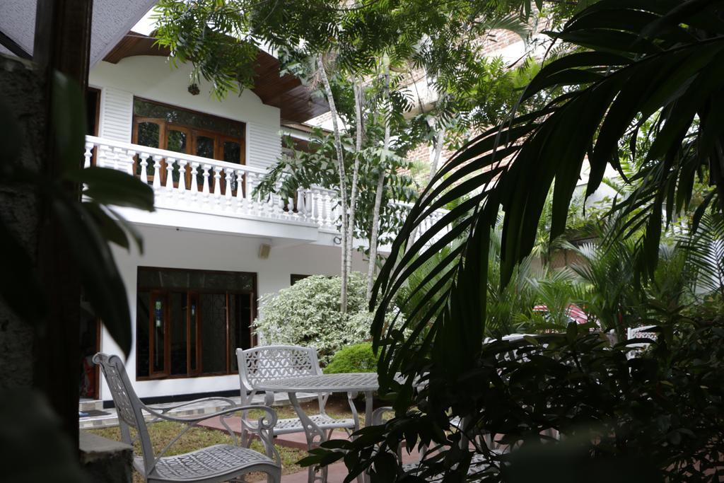 French Garden Tourist Rest Hotel Anuradhapura Exterior foto
